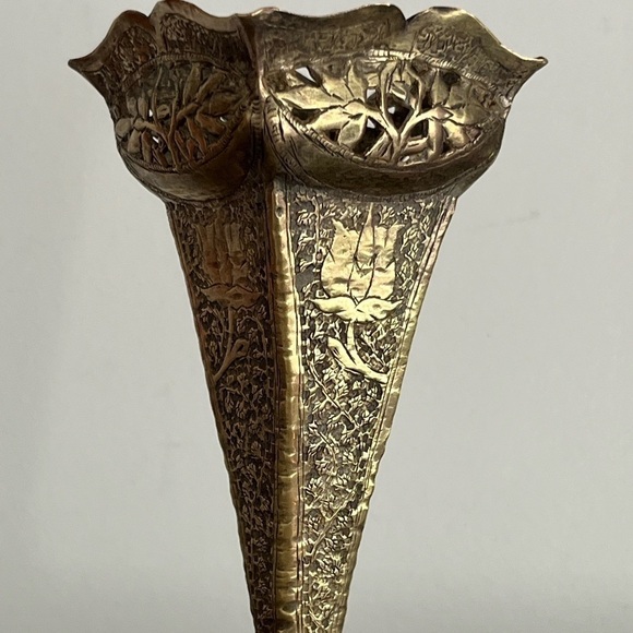 Brass bud vase - Picture 7 of 7